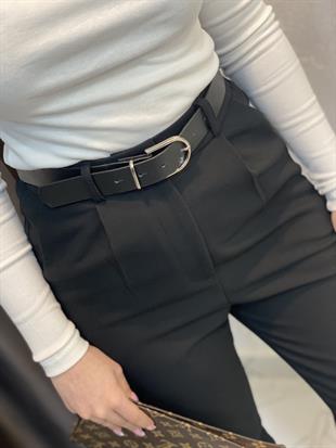 Siyah Kemerli Arka Beli Lastikli Kumaş Pantolon 