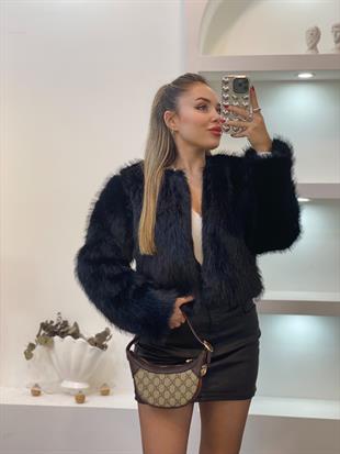 Siyah Kısa Form Kürk