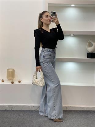 Siyah Kolları Volanlı Dantel Detaylı Triko Bluz