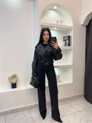 Siyah Kuşaklı Apoletli Deri Ceket 