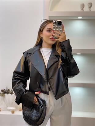 Siyah Kuşaklı Model Deri Ceket