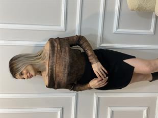 Siyah Mini Yırtmaç Detaylı Etek