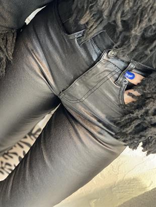 Siyah Mumlu Yüksek Bel Boyfit Jean 