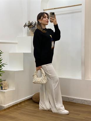 Siyah Nakış Detaylı Kazak