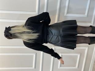 Siyah Piliseli Arkası Fermuarlı Deri  Etek