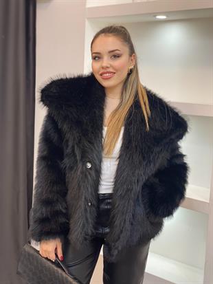 Siyah Renk Geniş Yakalı Kürk