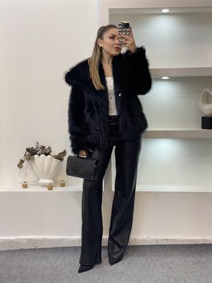 Siyah Renk Geniş Yakalı Kürk