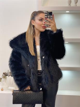 Siyah Renk Geniş Yakalı Kürk