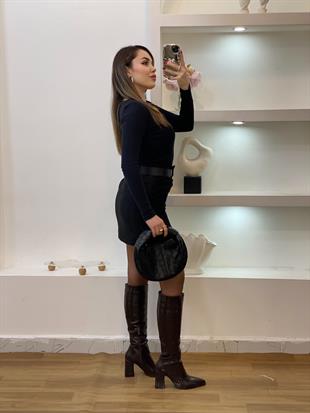 Siyah Sandık Yaka Basic Bluz