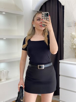Siyah Sandık Yaka Kısa Kol Basic Bluz