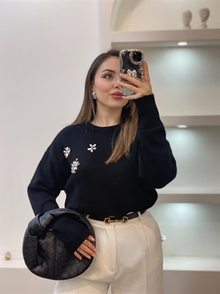 Siyah Taşlı Model Triko Kazak