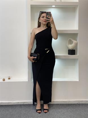 Siyah Tek Omuz Gold Toka Detaylı Elbise