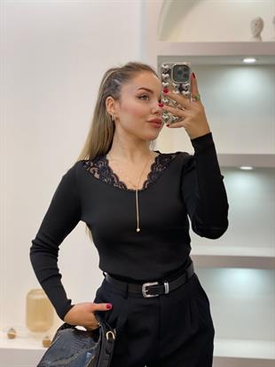 Siyah V Yaka Dantel Detaylı Triko Bluz