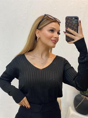 Siyah V Yaka Delikli Model Triko