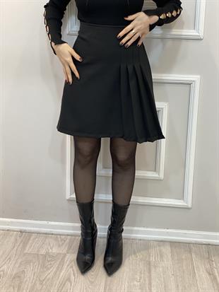 Siyah Yanı Piliseli Arkası Fermuarlı Etek