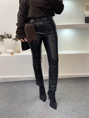 Siyah Yüksek Bel Cepli Deri Pantolon 