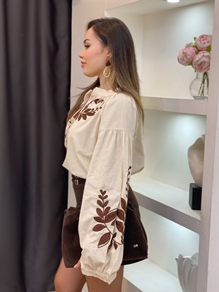 Tasarım Bej Kahve Nakışlı Bluz 