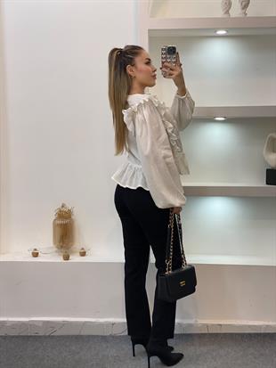 Tasarım Beyaz Fisto Detay Nakışlı Volanlı  Bluz 