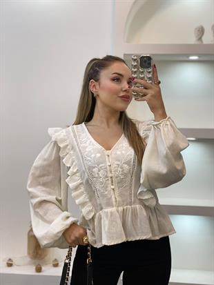 Tasarım Beyaz Fisto Detay Nakışlı Volanlı  Bluz 