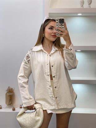 Tasarım Beyaz Nakışlı Ceket 