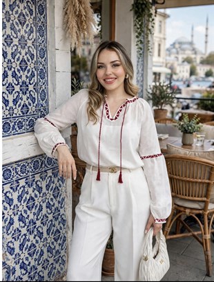 Tasarım Beyaz Üzerine Bordo Şerit Nakışlı Nakışlı Bluz