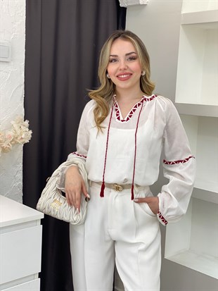 Tasarım Beyaz Üzerine Bordo Şerit Nakışlı Nakışlı Bluz