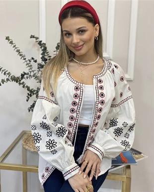 Tasarım Beyaz Üzerine Çiçek Nakışlı Ceket 