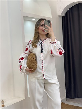 Tasarım Beyaz Üzerine Kırmızı Gül Nakışlı Bluz