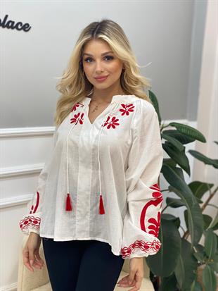 Tasarım Beyaz Üzerine Kırmızı Nakışlı Bluz