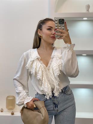 Tasarım Beyaz V Yaka Önü Volanlı  Bluz 
