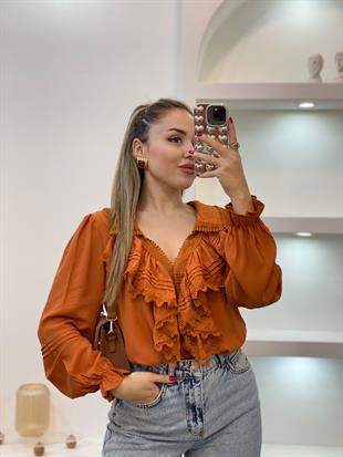 Tasarım Kiremit V Yaka Önü Volanlı  Bluz 