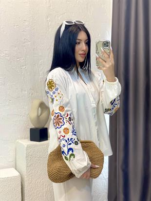 Tasarım Kolları Renkli Nakışlı Gömlek 