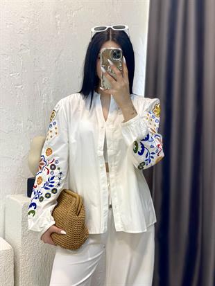 Tasarım Kolları Renkli Nakışlı Gömlek 