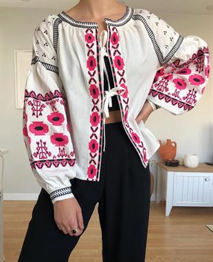 Tasarım Pembe Çiçek Nakışlı Ceket