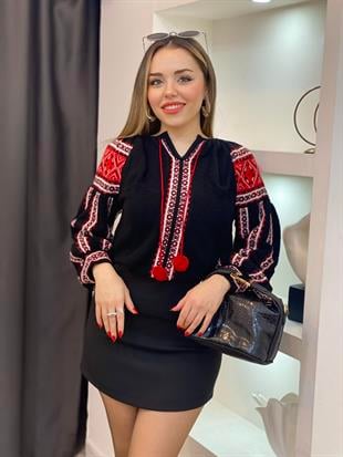 Tasarım Siyah Örgü Modelli Ponpon Detay Triko Kazak