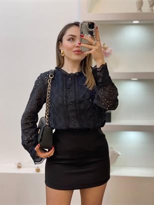 Tasarım Siyah Renk Nakışlı Gömlek 