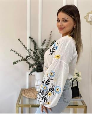 Tasarım V Yaka Nakışlı Bluz