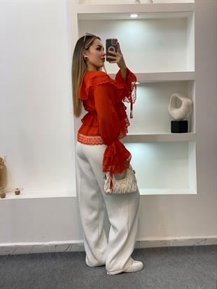 Turuncu Güpürlü Detay Volanlı Bluz