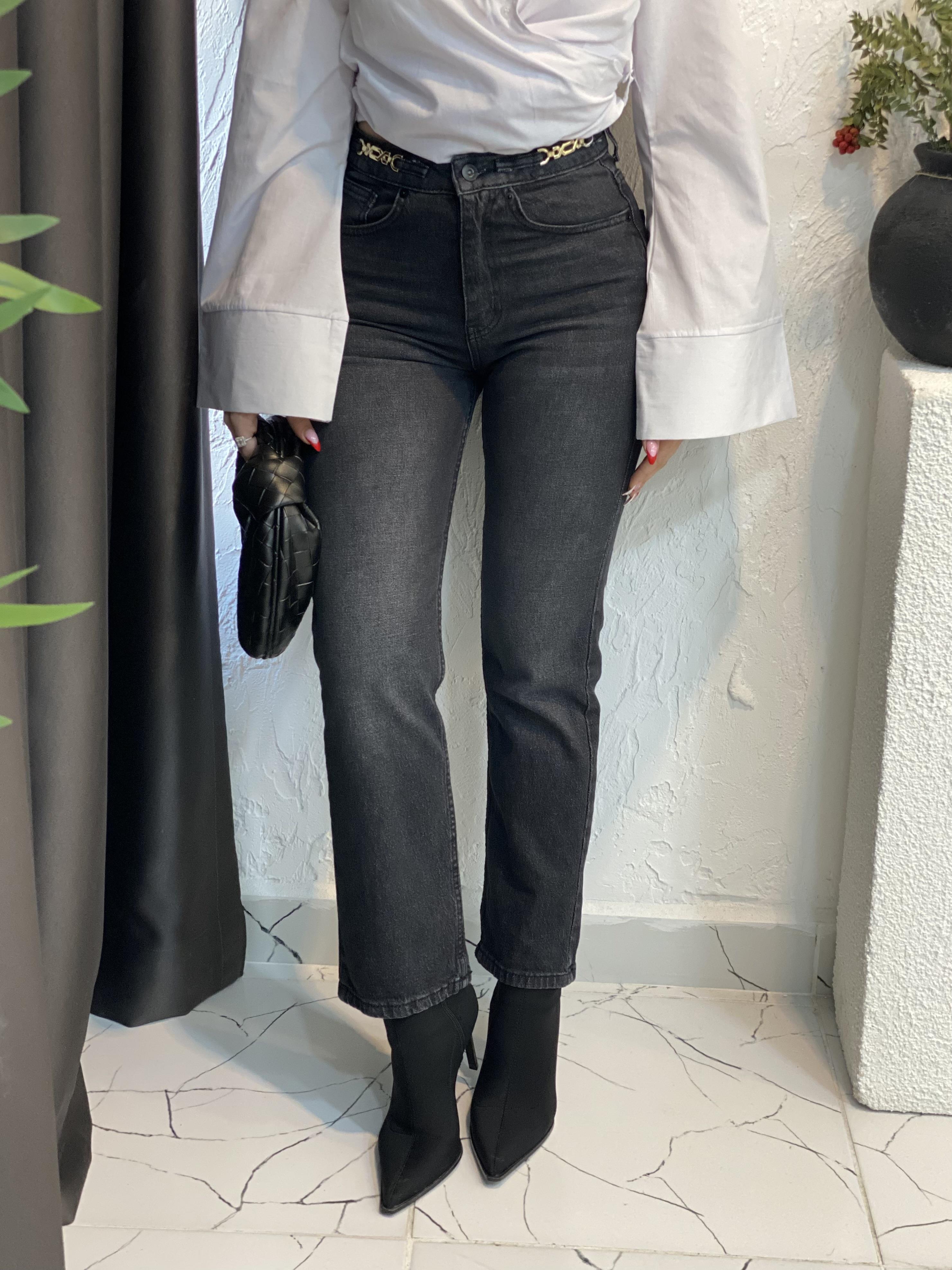 Antrasit Bel Zincir Detaylı Boyfit Jean 