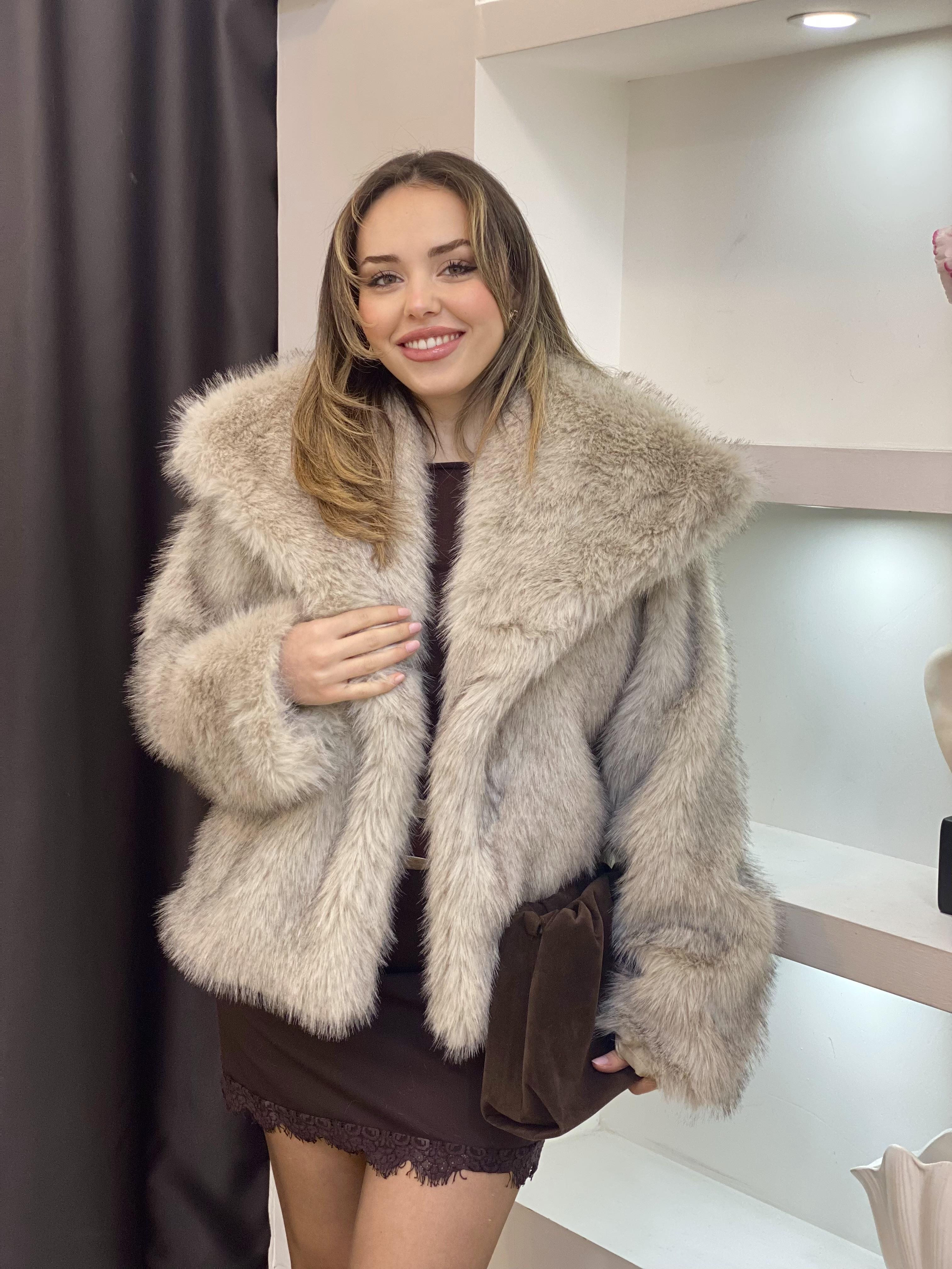 Bej Geniş Yakalı İthal Kürk