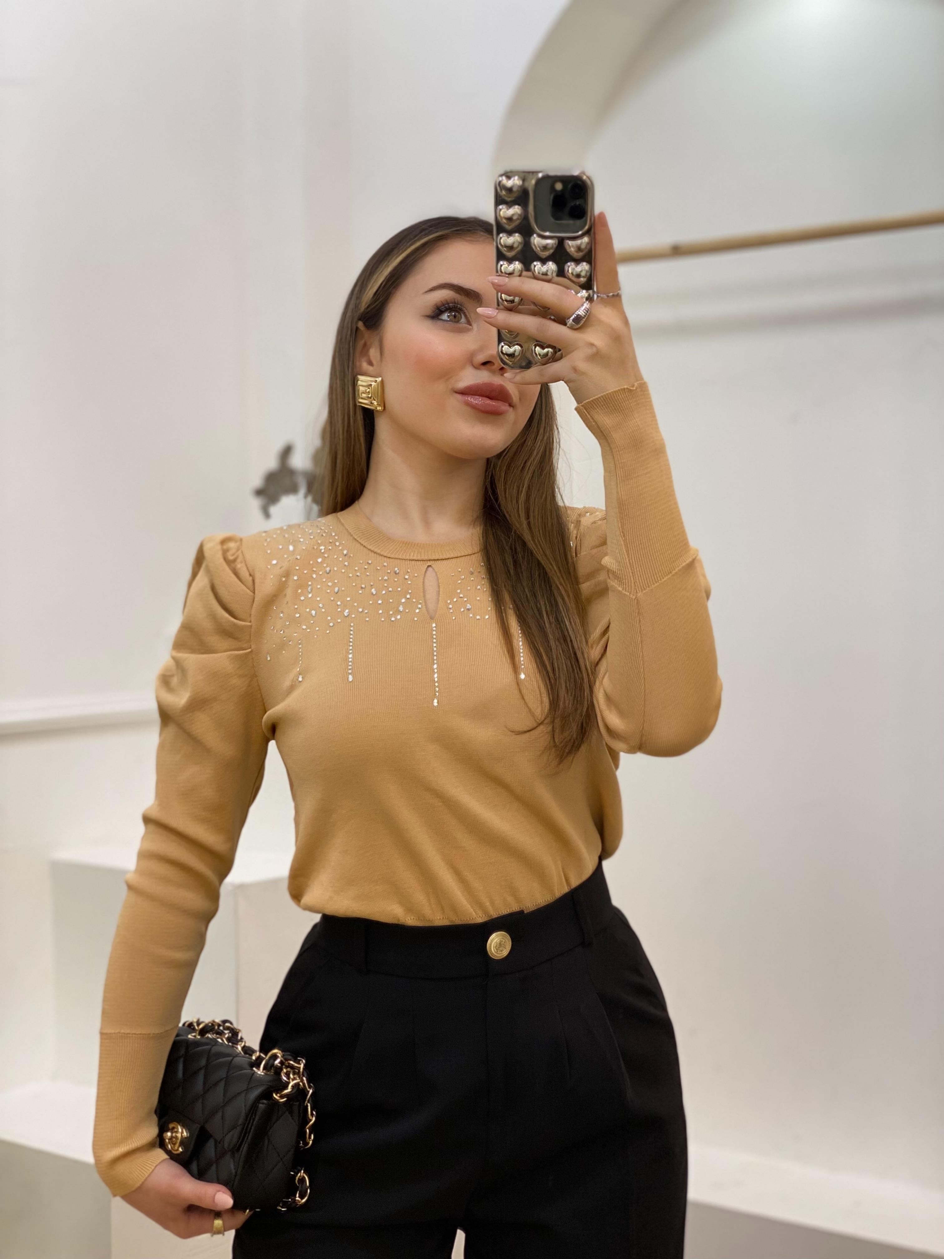 Bej Taş Detaylı  Önü Mini Pencereli Triko Bluz