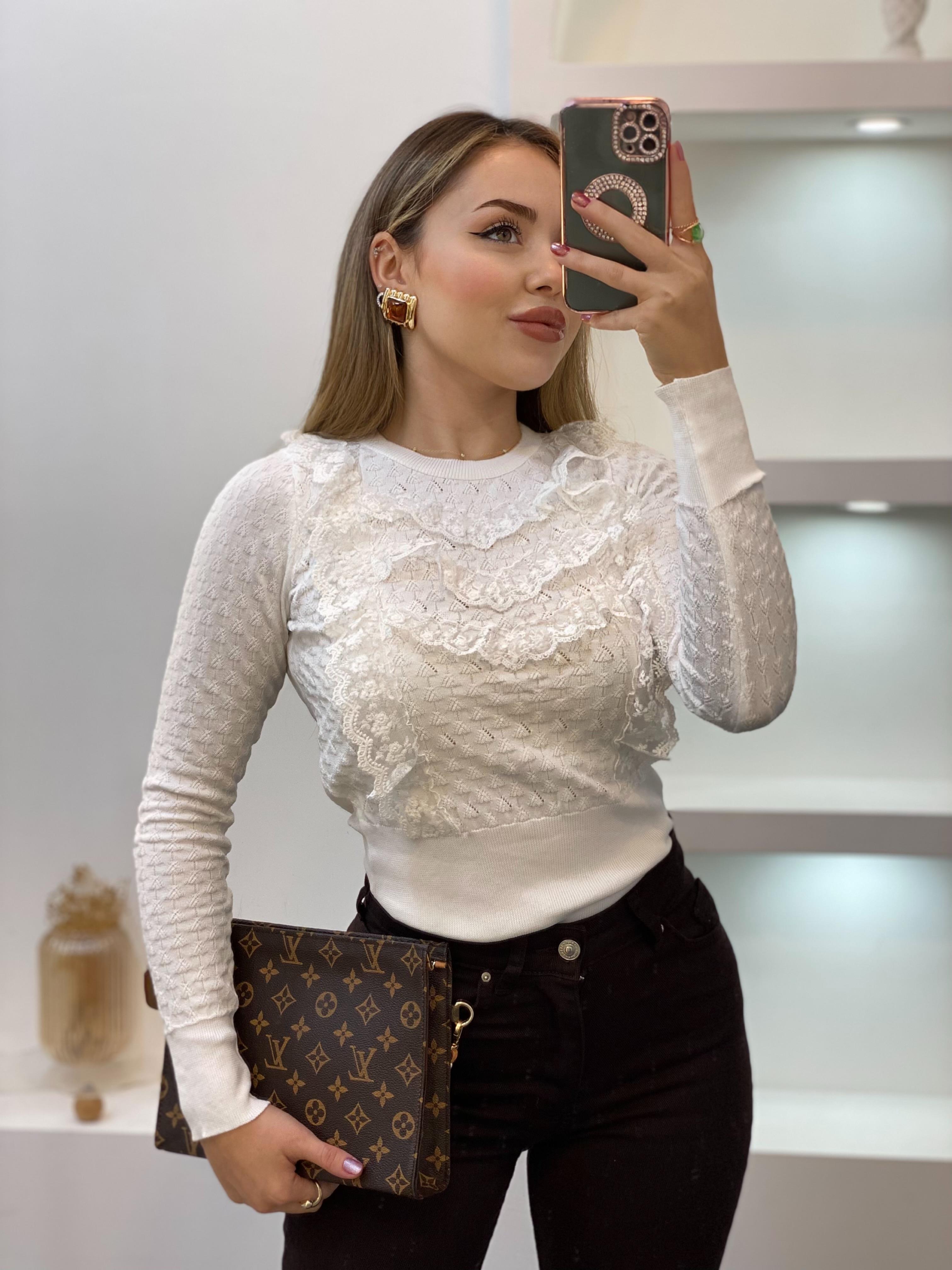 Beyaz Güpürlü Model Triko Bluz