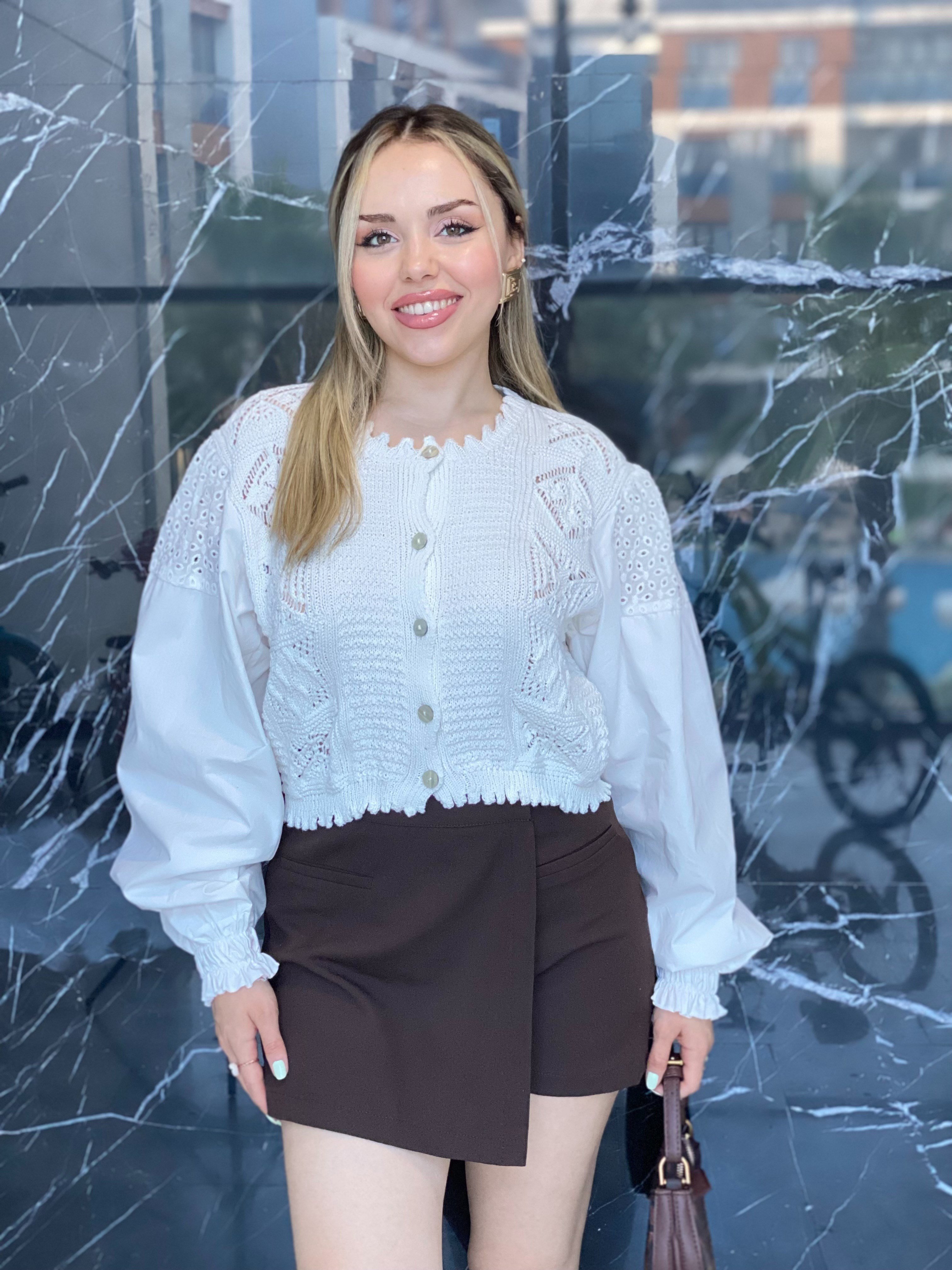 Beyaz Kolları Poplin ve Fisto Detaylı Triko Hırka 