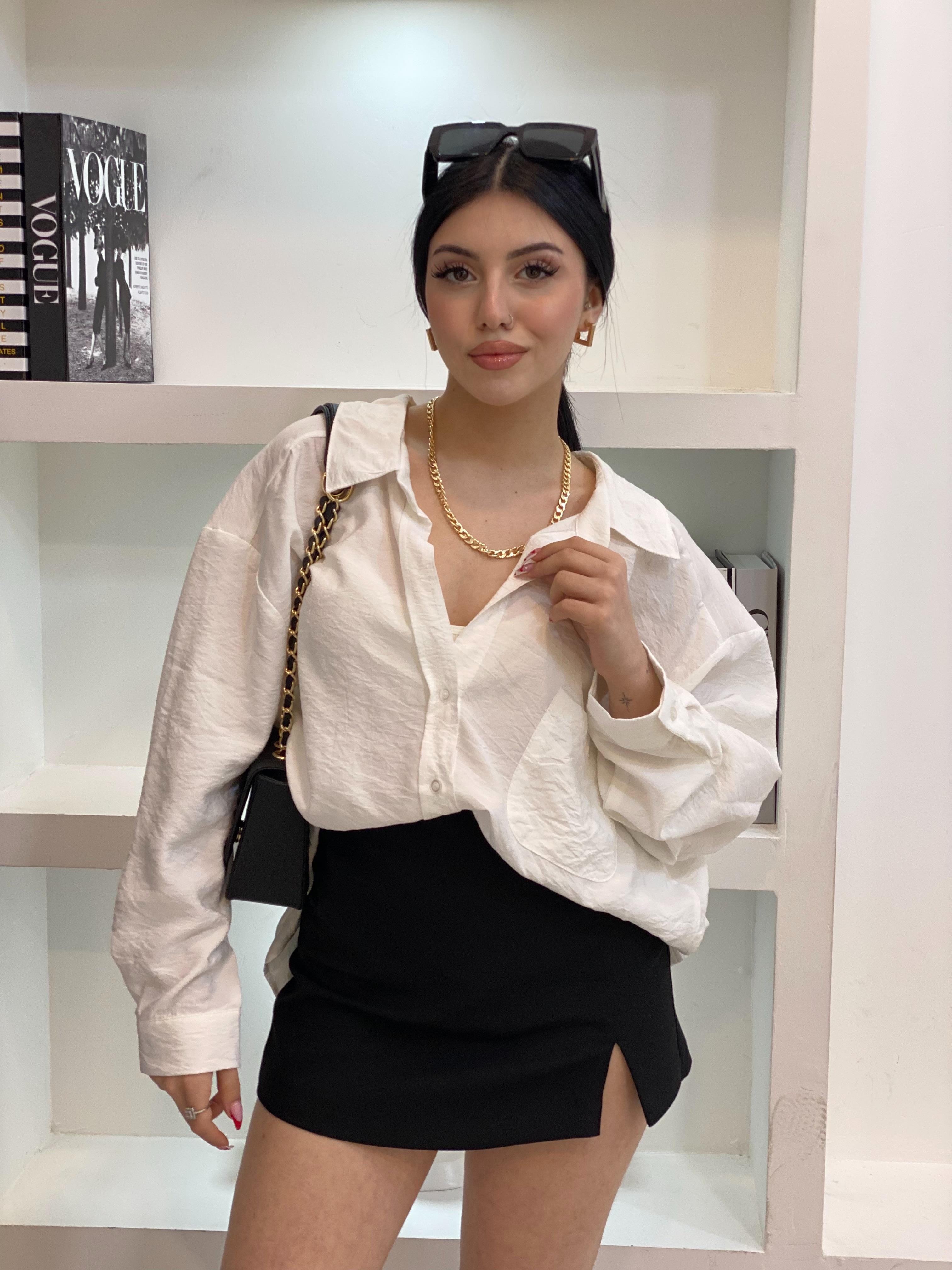 Beyaz Oversize Önü Cepli Model Gömlek 