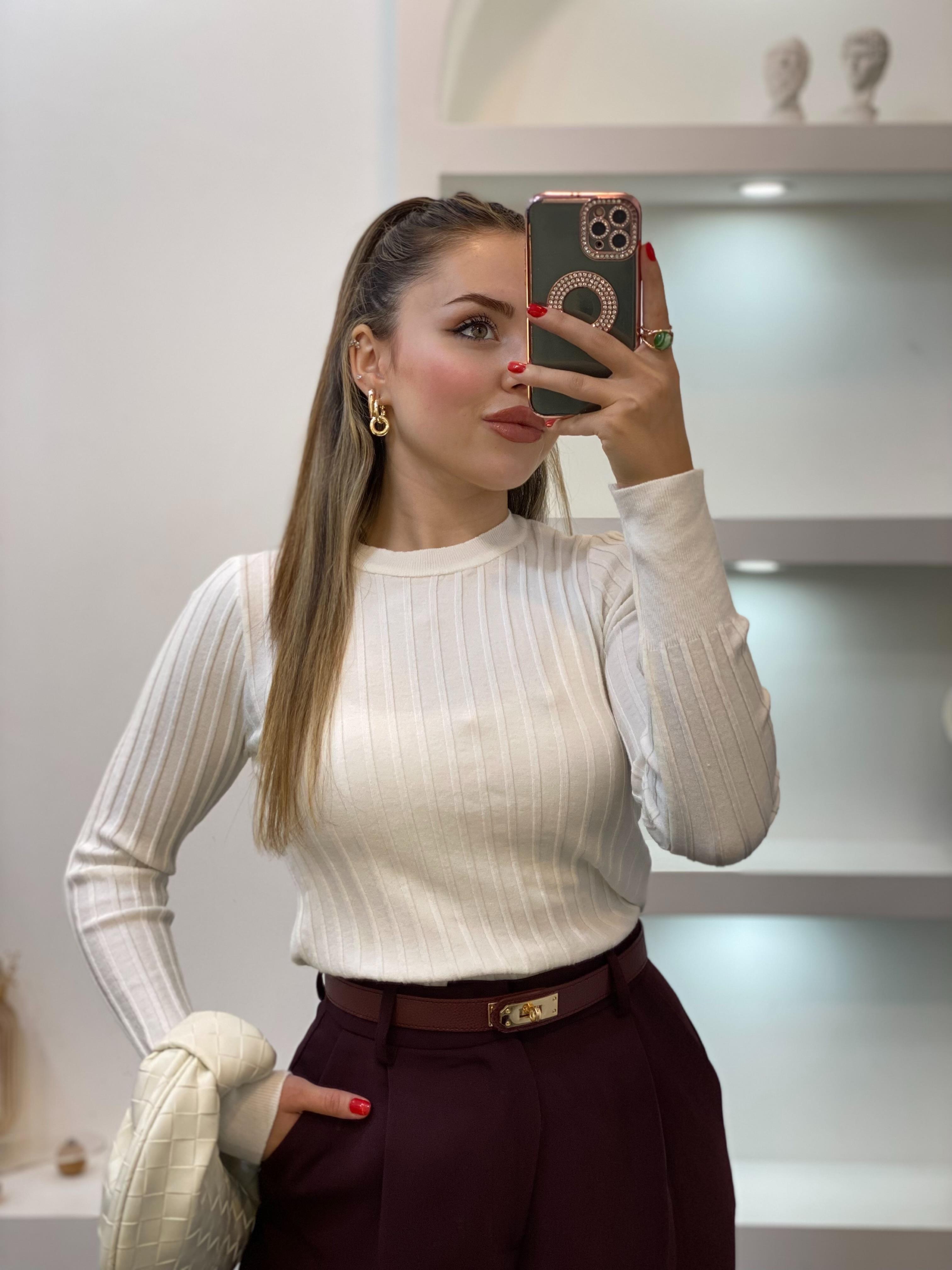 Beyaz Yumoş Dokulu Triko Bluz 