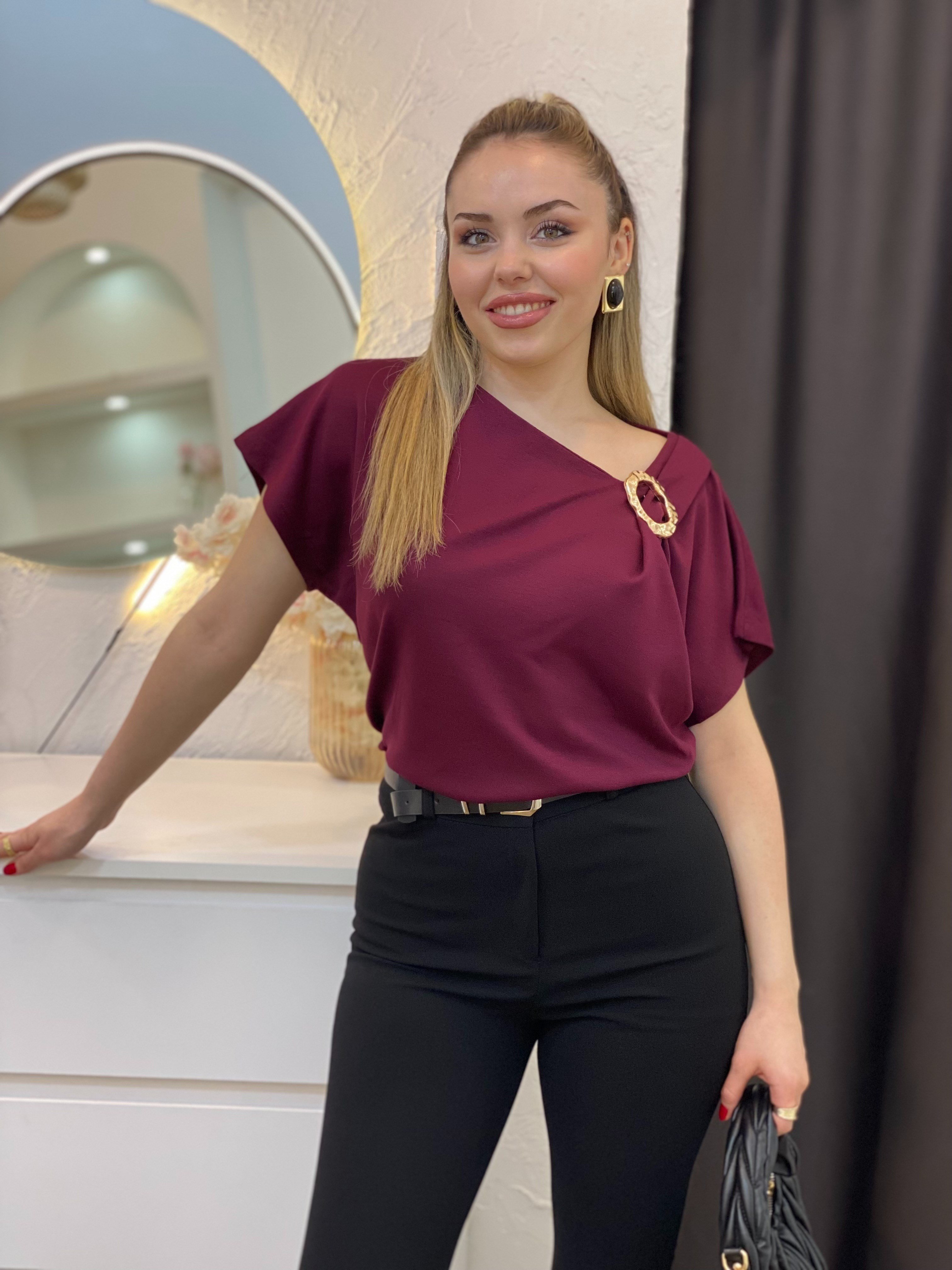 Bordo Omuz Gold Çıkarılabilir Broşlu Modal Bluz