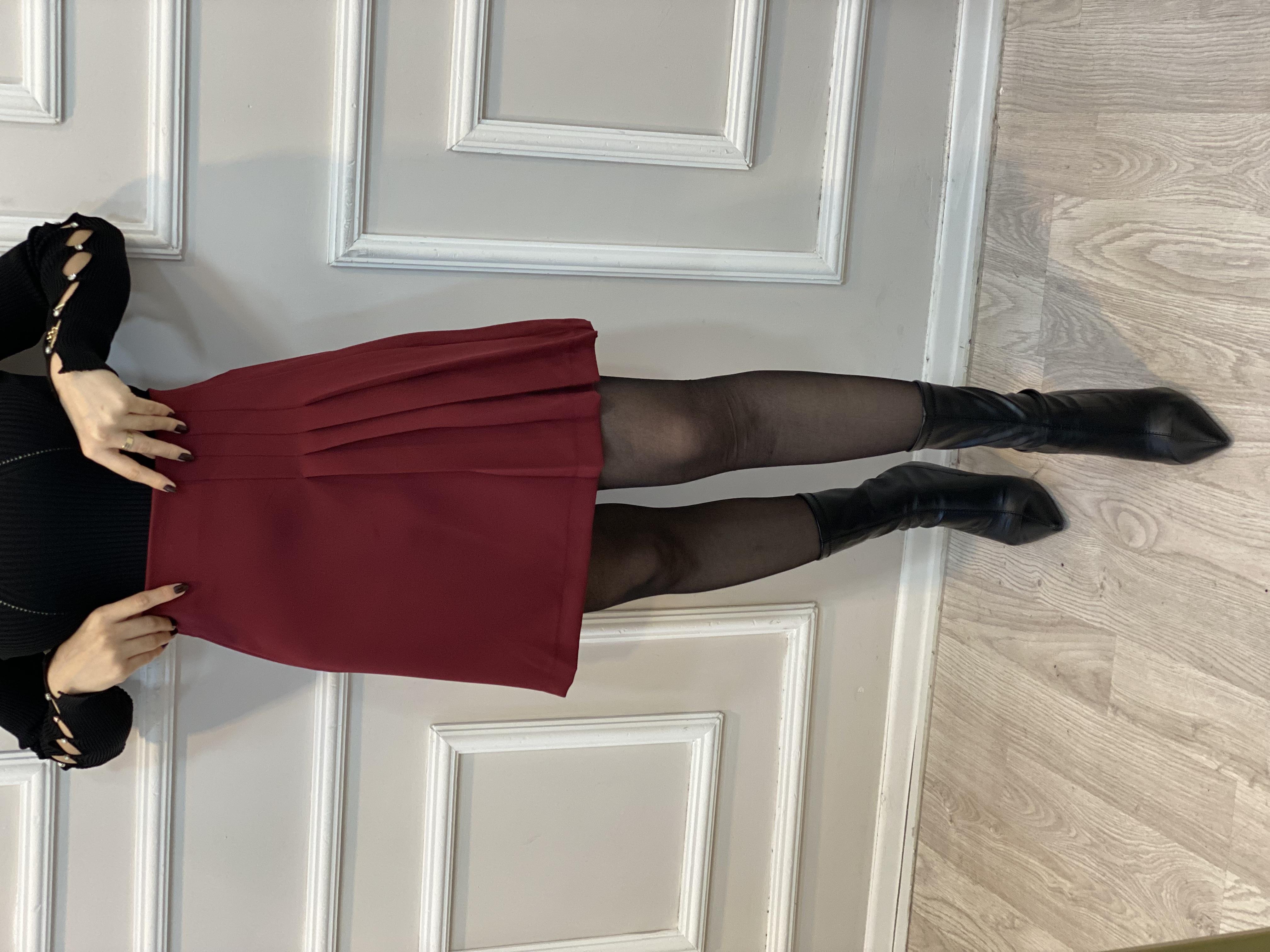 Bordo Yanı Piliseli Arkası Fermuarlı Etek