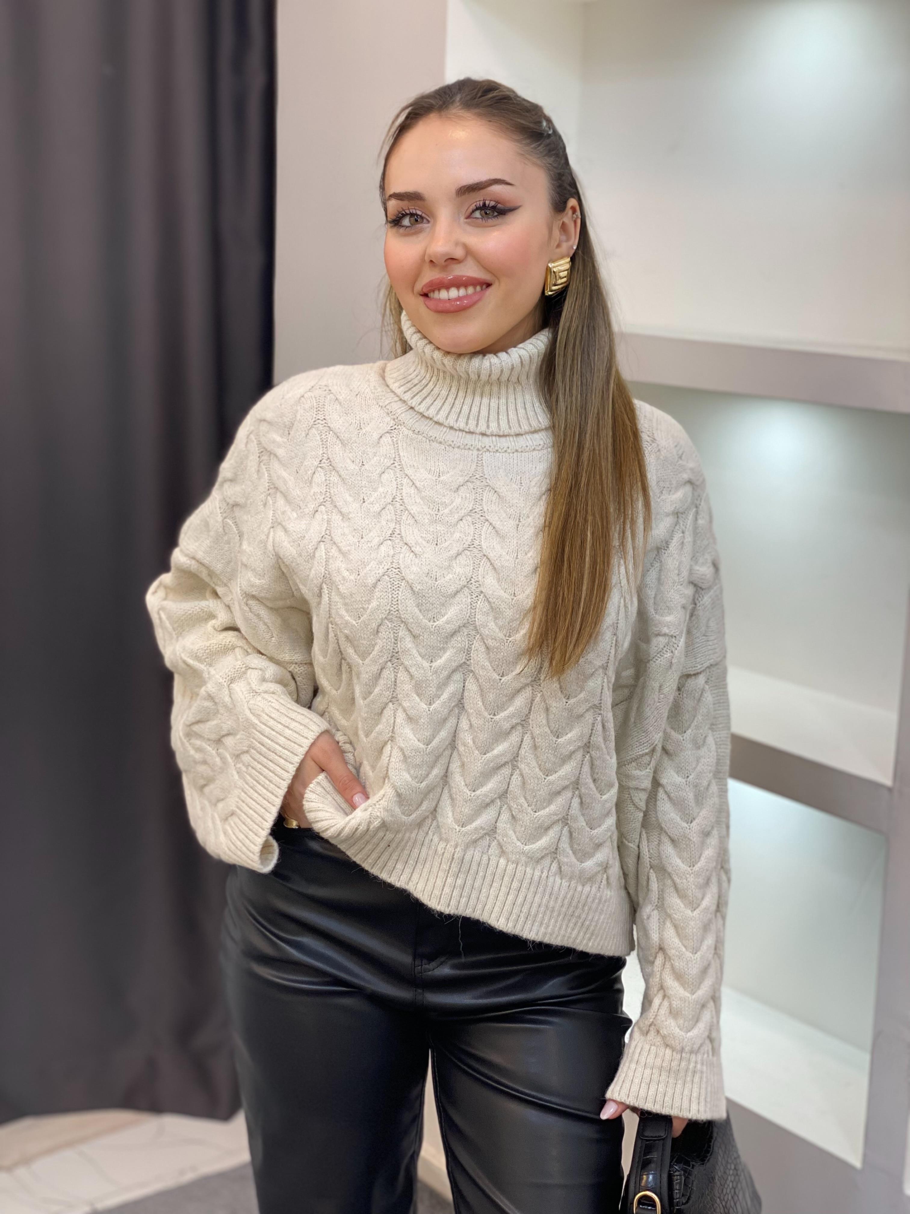 Ekru Saç Örgü Boğazlı Kazak