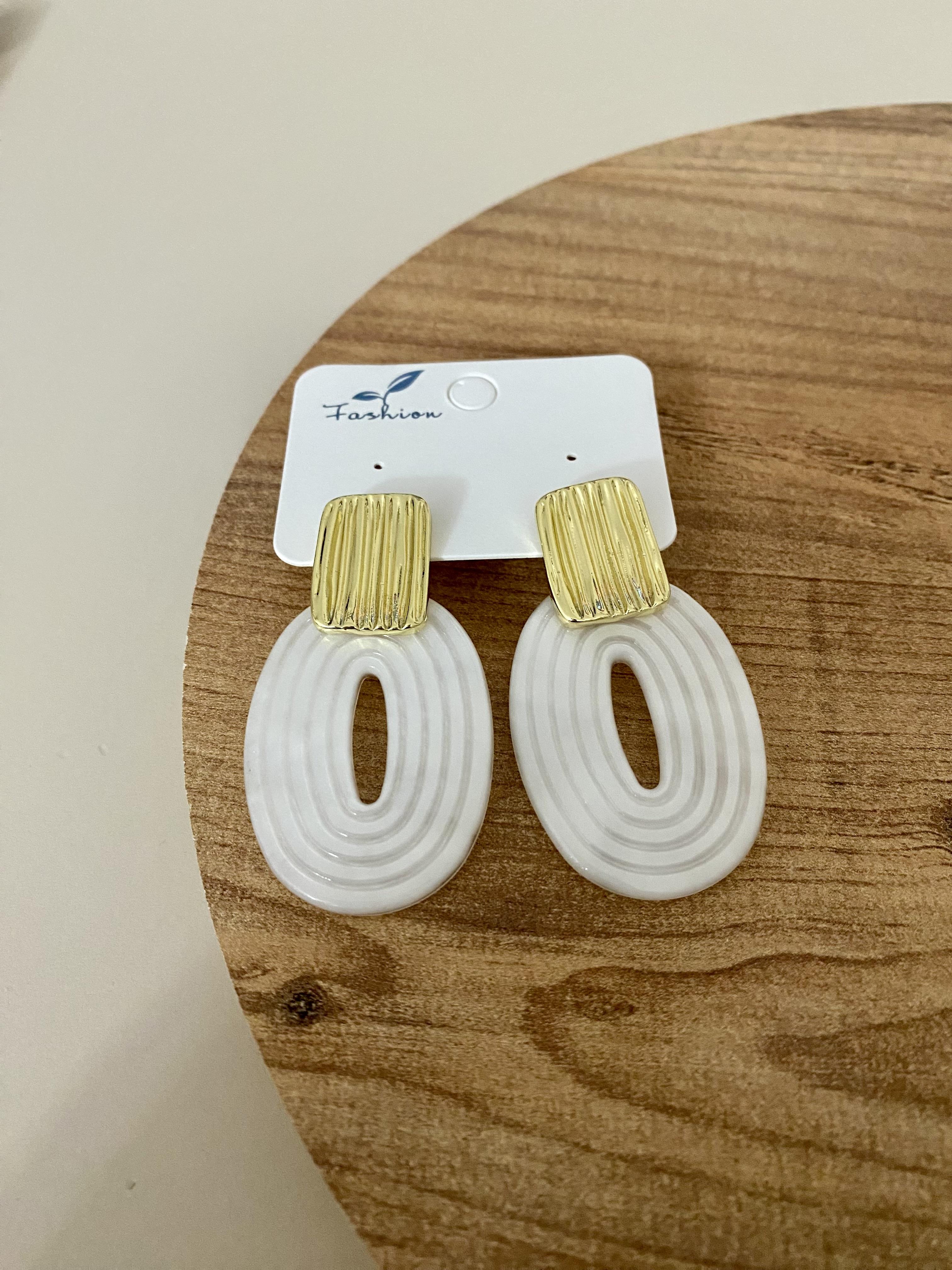 Gold Beyaz Oval Küpe 