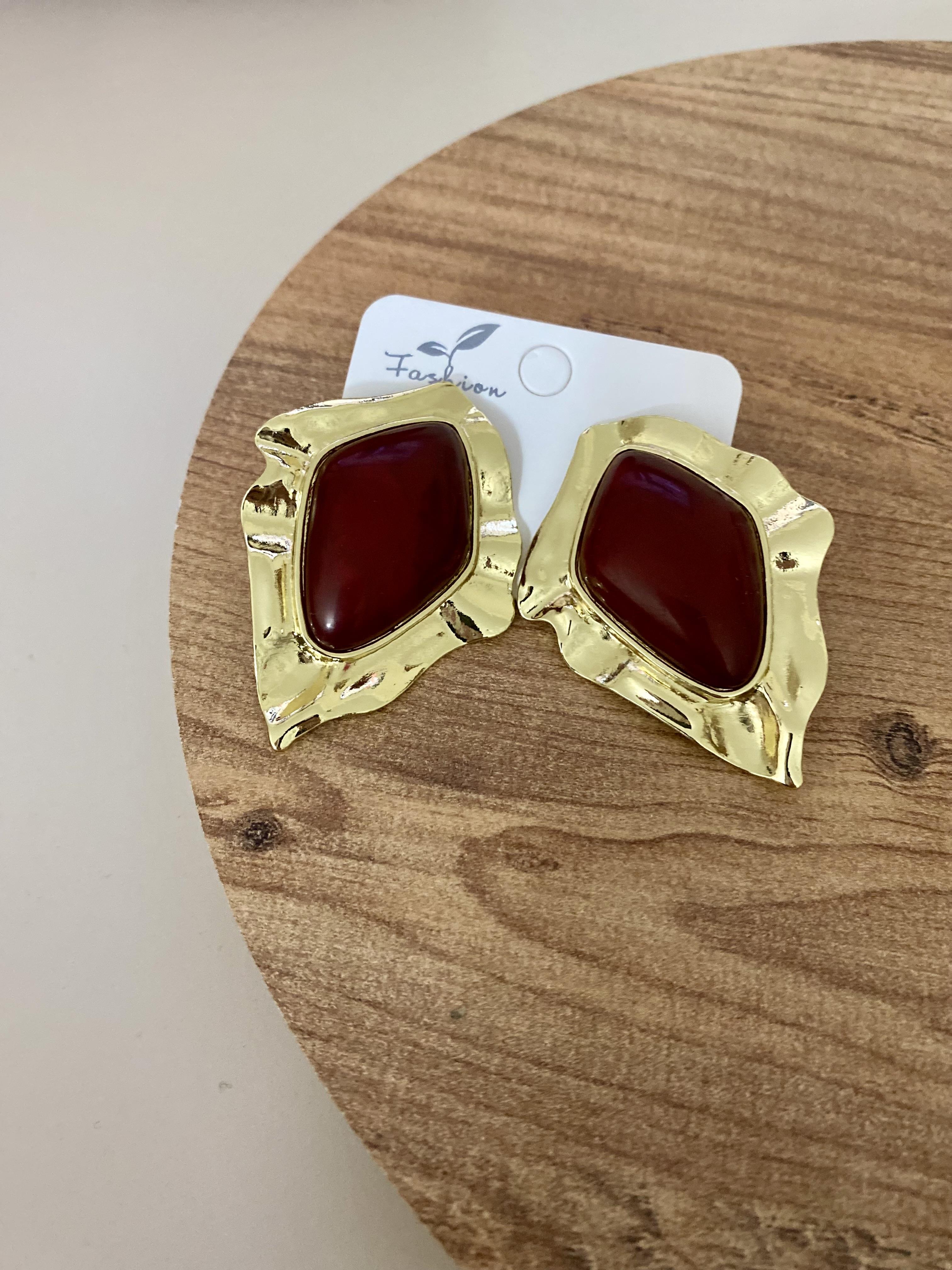 Gold Bordo Mineli Küpe
